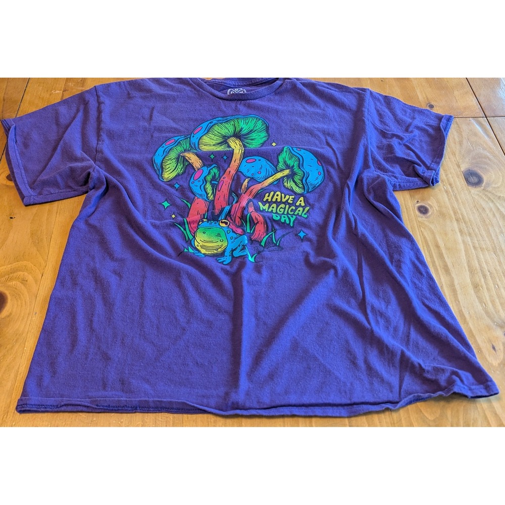 DOM Have A Magical Day Frog Mushroom Psychedelic Purple Graphic T-Shirt‎ XL